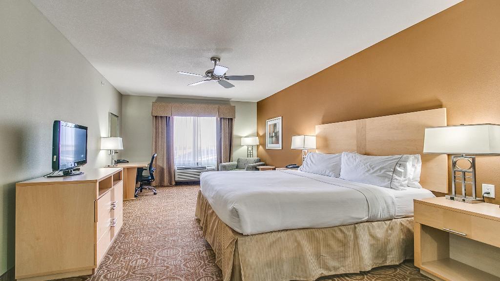 Holiday Inn Express and Suites Lubbock Southwest W