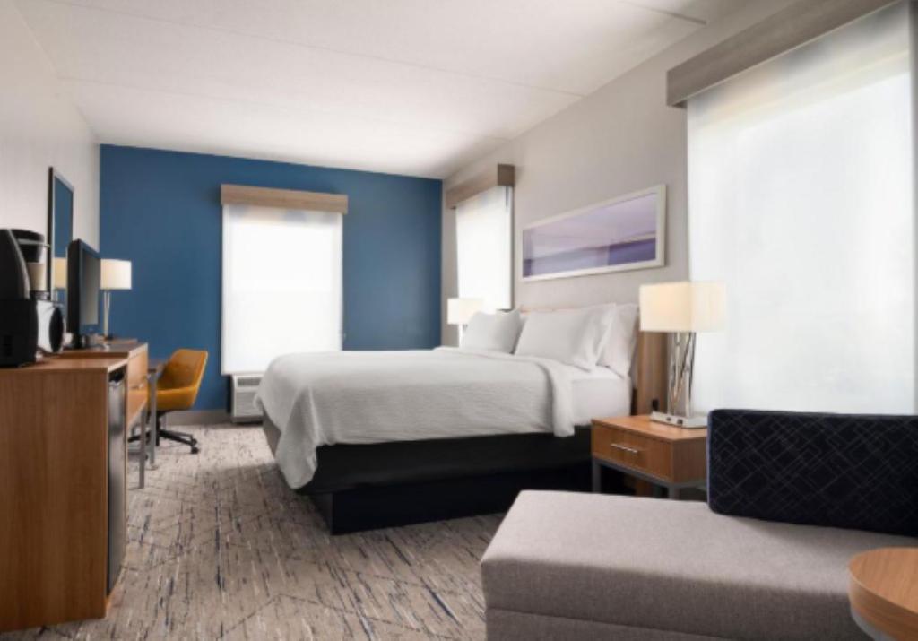Holiday Inn Express and Suites New Orleans Airport