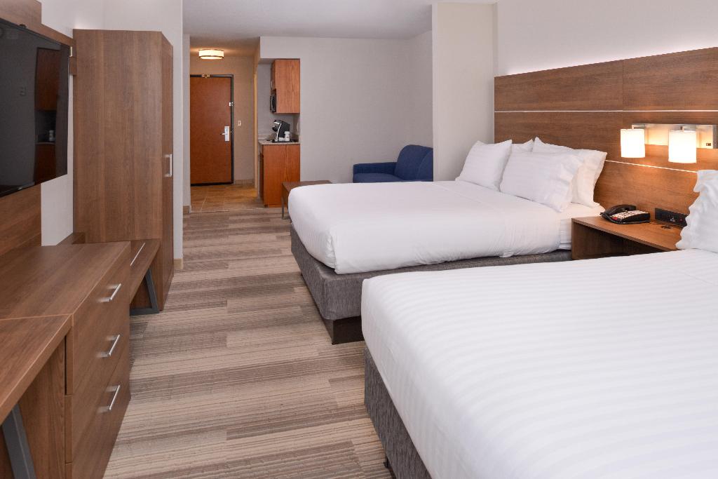 Holiday Inn Express and Suites Parkersburg Mineral