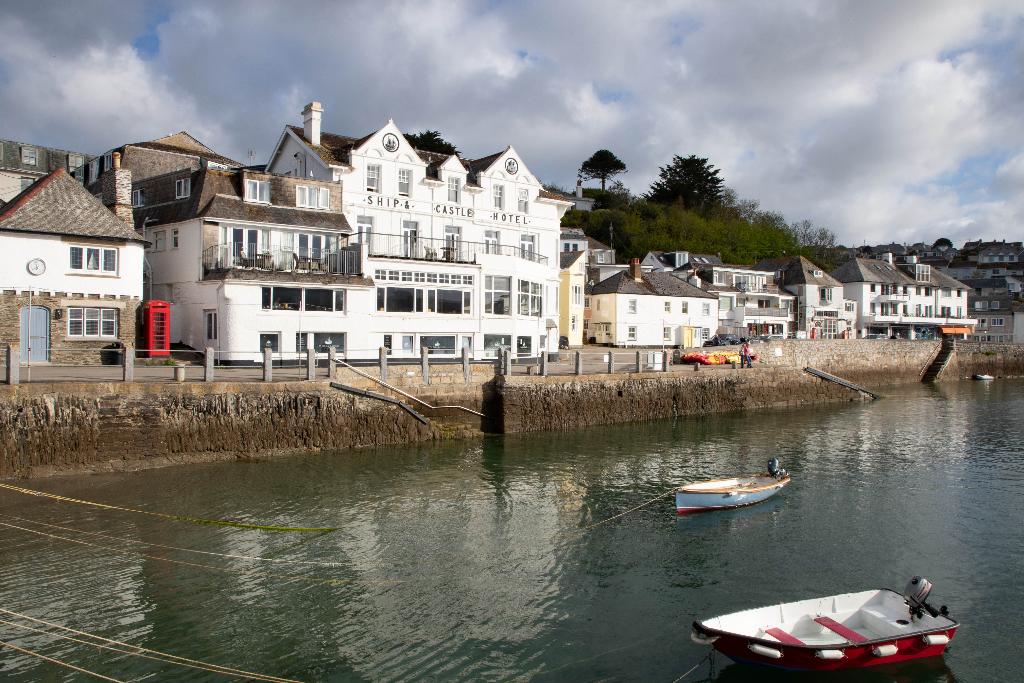 The Ship and Castle