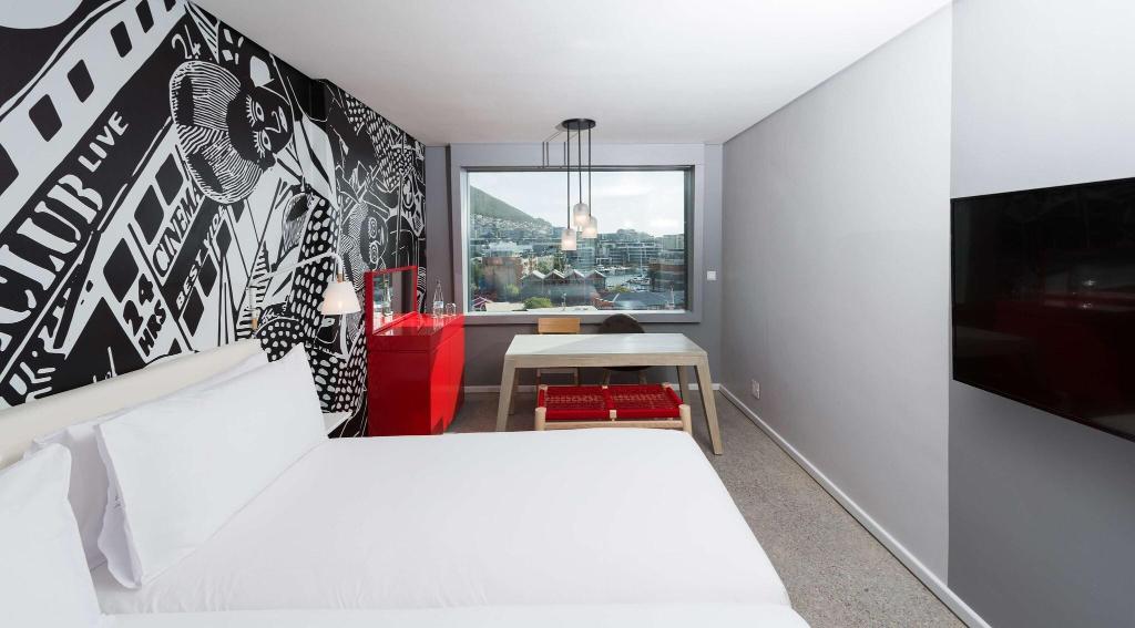 Radisson Red V&A Waterfront, Cape Town