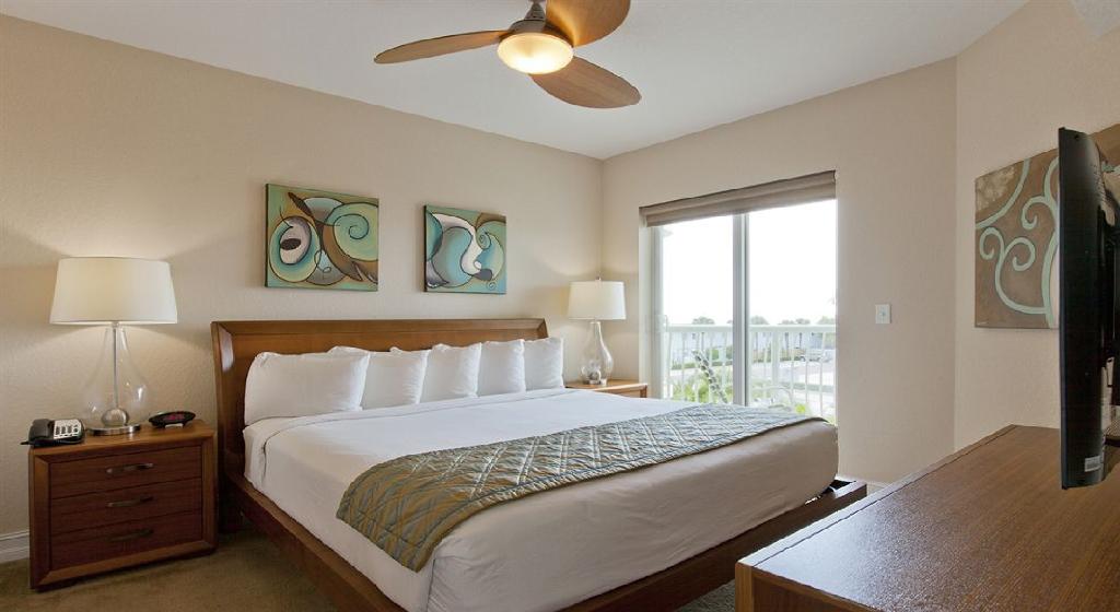 Crystal Palms Beach Resort