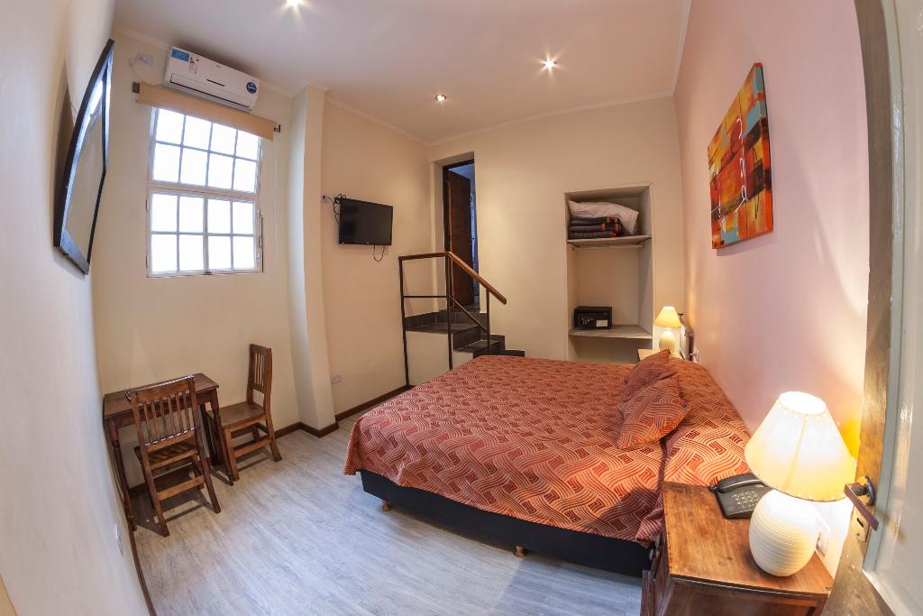 Reina Hotel