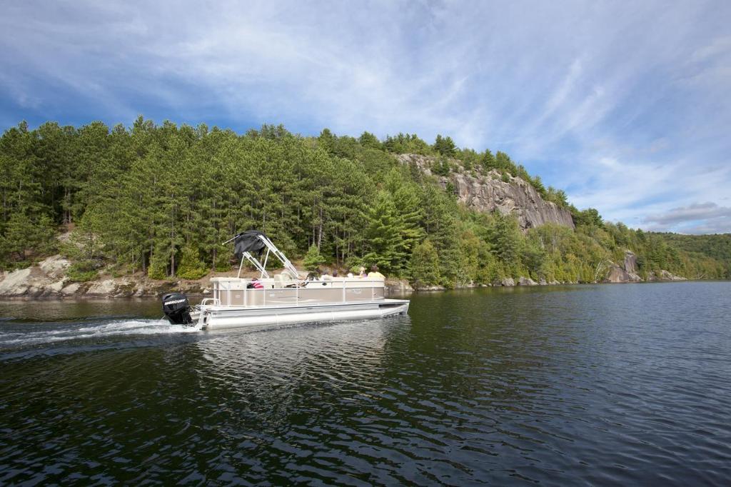 Auberge Du Lac A L'Eau Claire