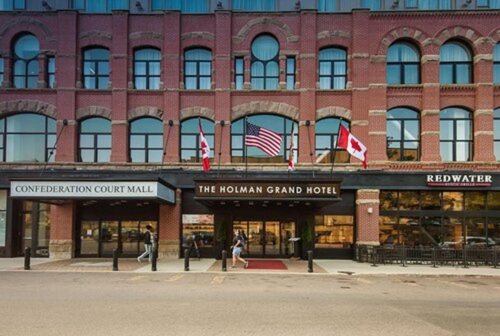 Holman Grand Hotel
