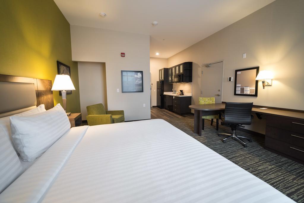 Candlewood Suites Edmonton West