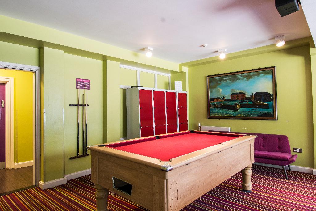 Safestay Holland Park - Sports and Entertainment