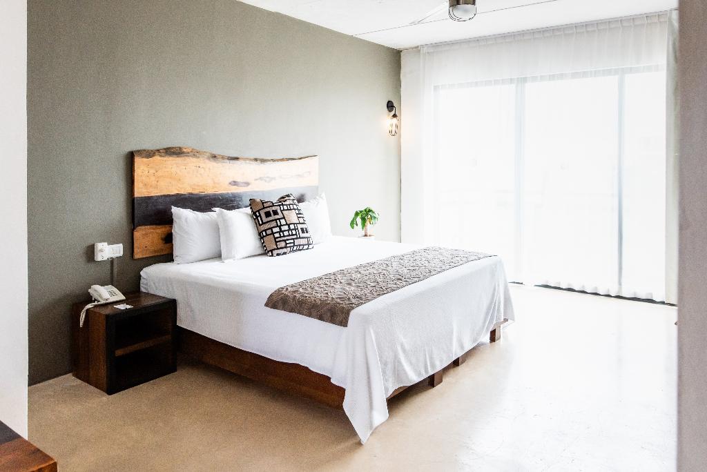 Hotel 52
