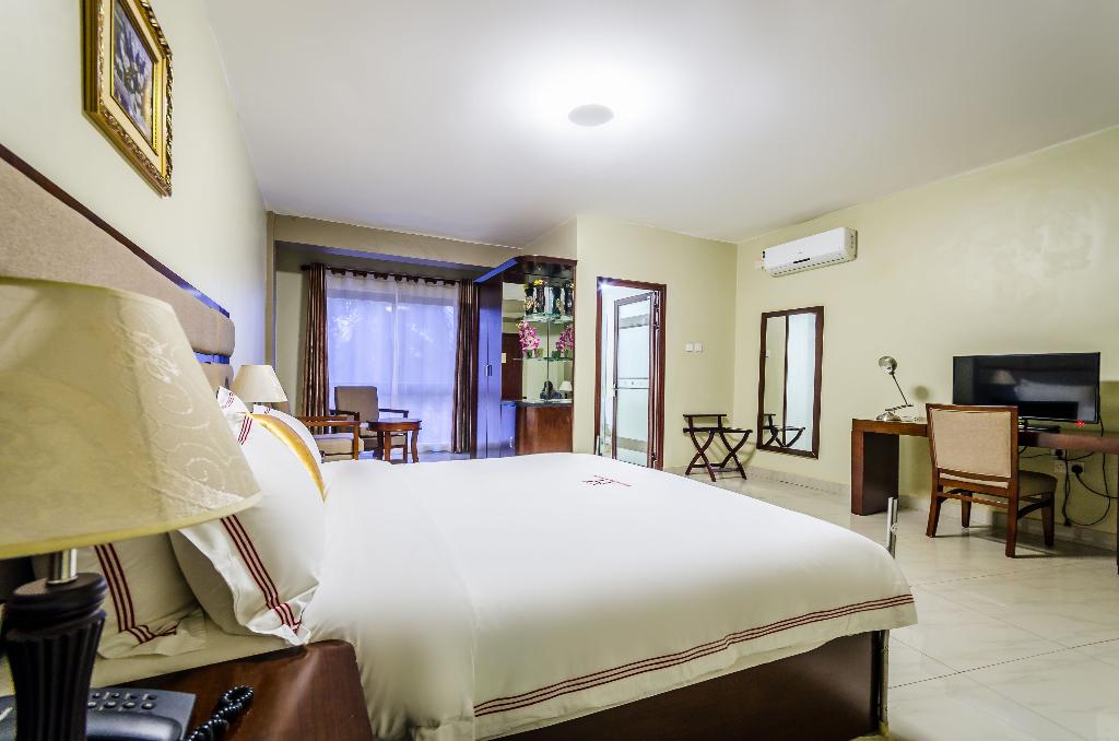 Hillside Plaza Hotel
