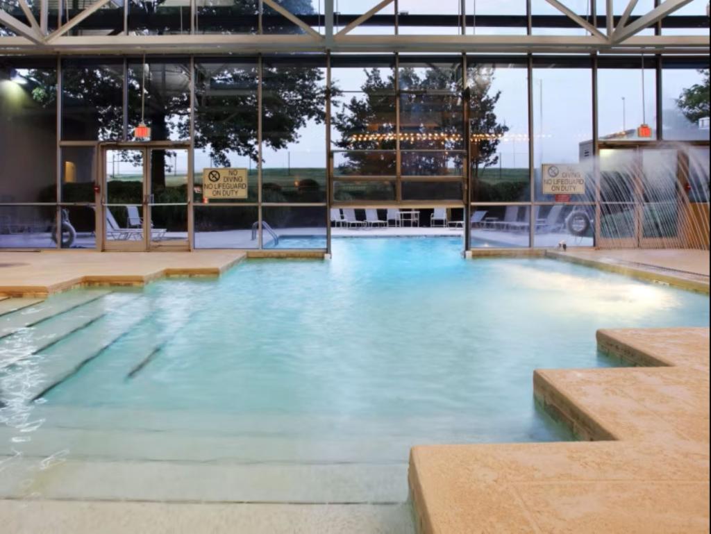 Holiday Inn Knoxville West Cedar Bluff Rd photo 14