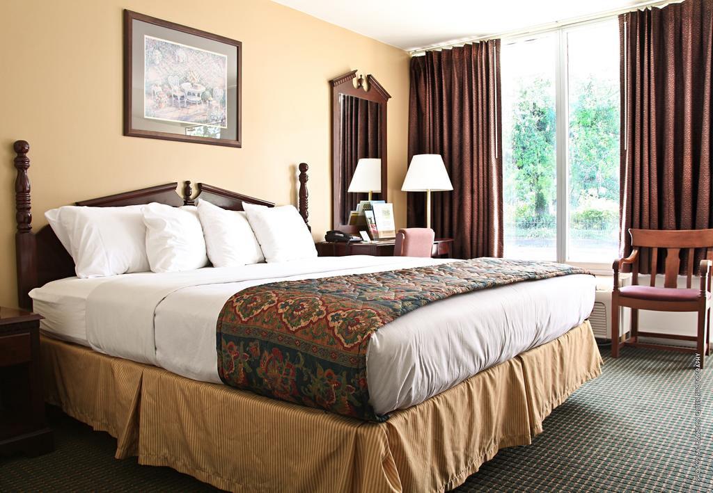 Carmel Inn Suites