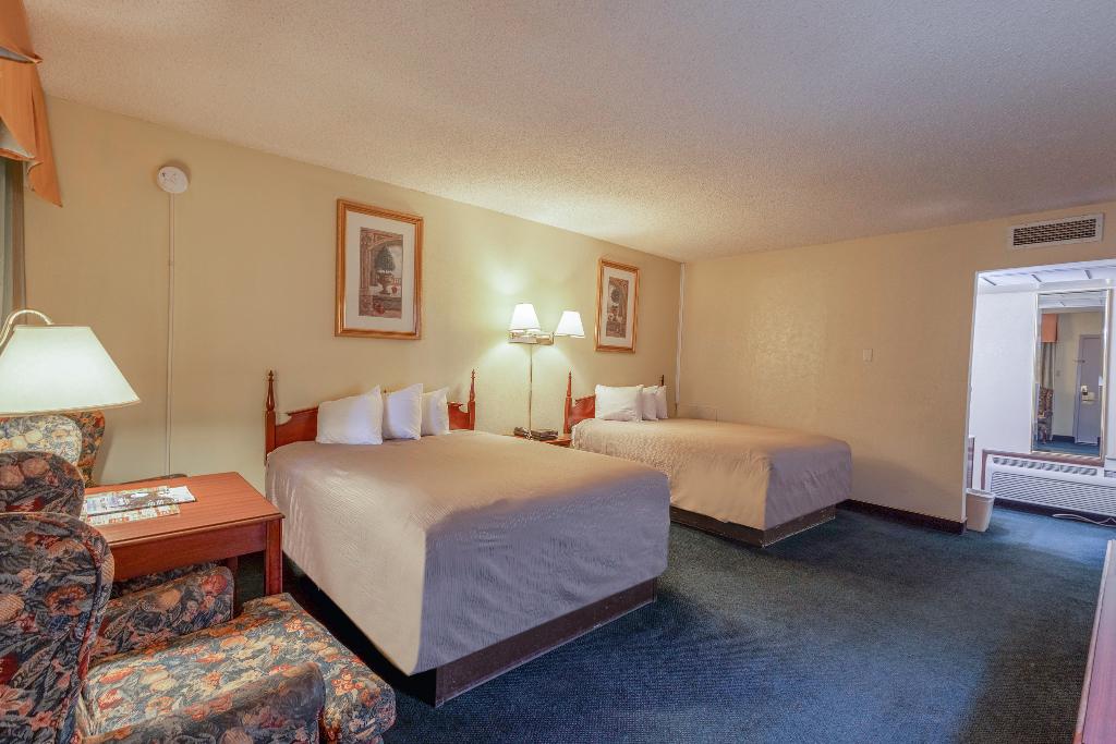 Royal Holiday Motel By Belvilla Gallup I-40