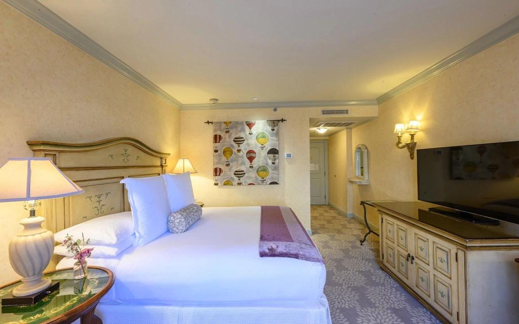 Delamar Greenwich Harbor