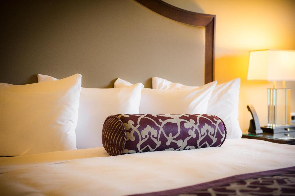 Edgewater Hotel