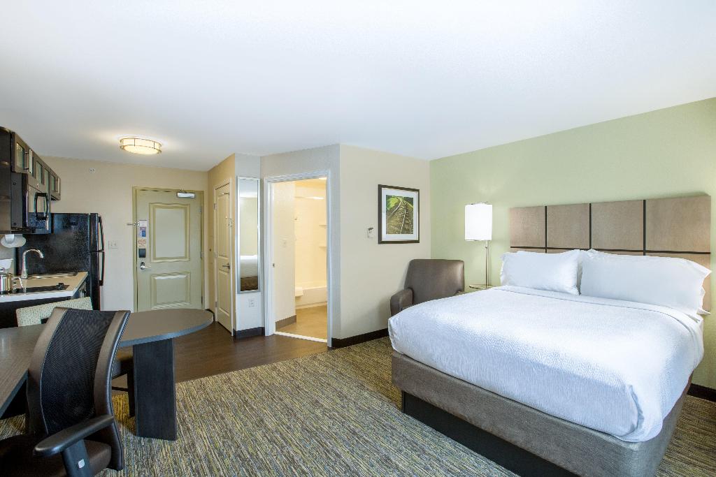 Candlewood Suites Omaha Millard Area