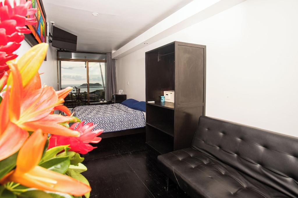 El Faro Beach Hotel