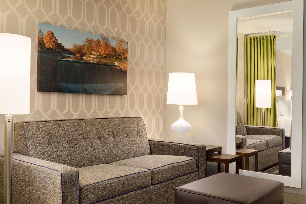 Home2 Suites by Hilton Menomonee Falls Milwaukee