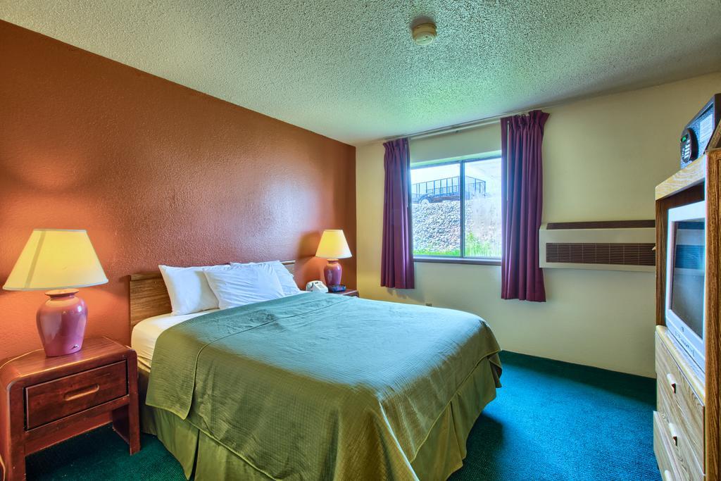 Rodeway Inn Whitehall