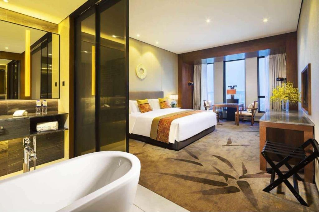Wyndham Grand Plaza Royale Kaidi