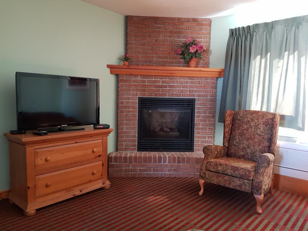 Knights Inn Colonial Fireside Inn