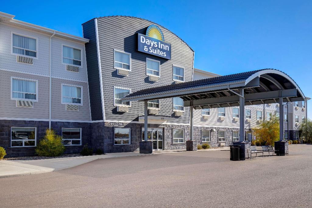 Days Inn And Suites By Wyndham Warman Legends Centre