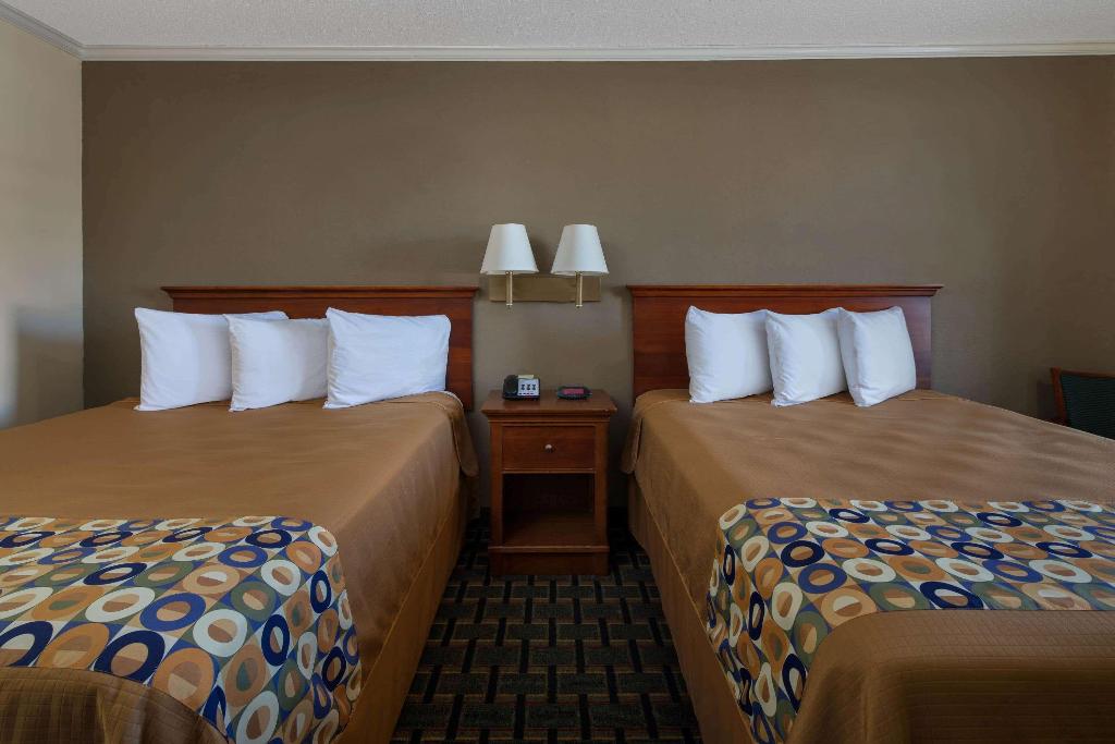 Travelodge by Wyndham Orangeburg