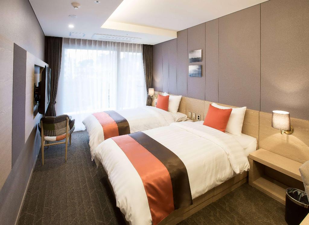 Hotel Bridge Seogwipo
