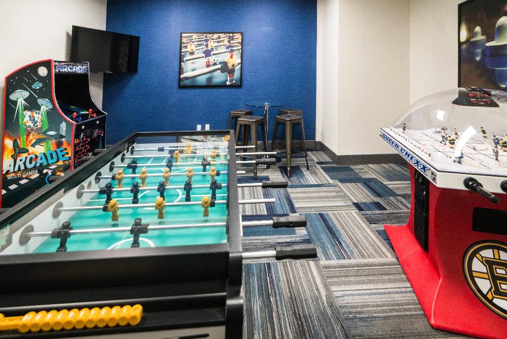 Holiday Inn Express and Suites West Edmonton-Mall