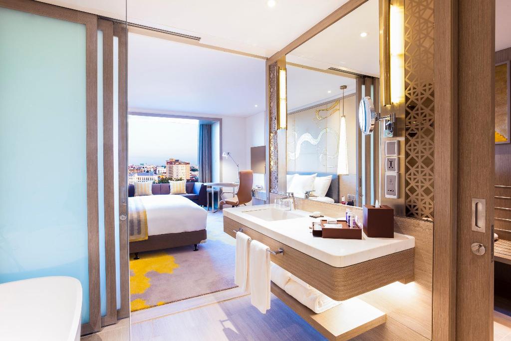Crowne Plaza Vientiane