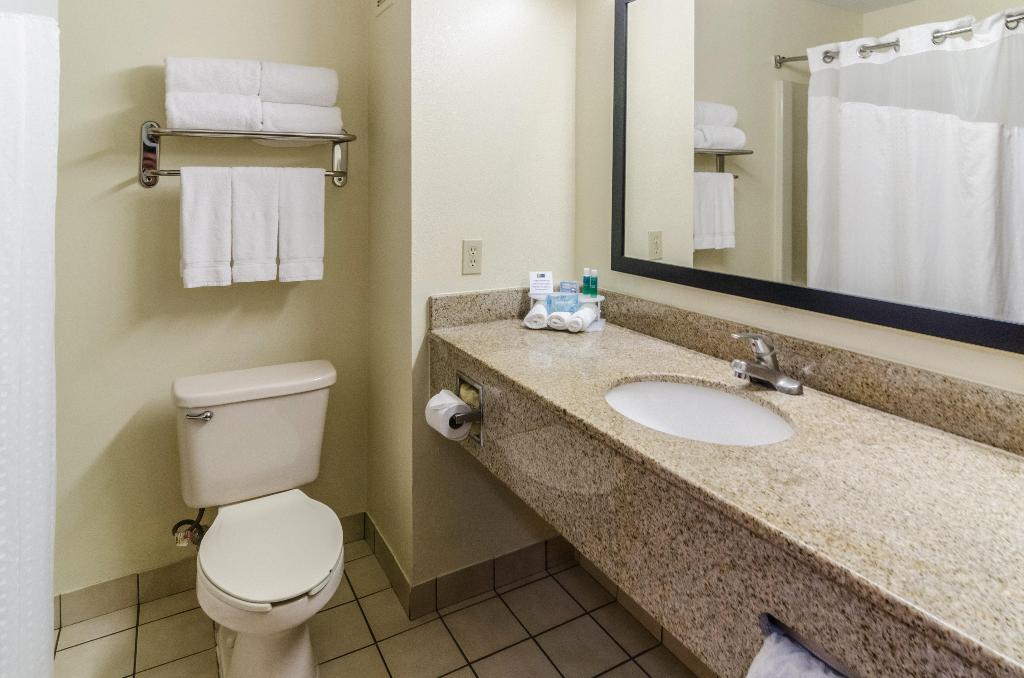 Holiday Inn Express & Suites Vinita By IHG