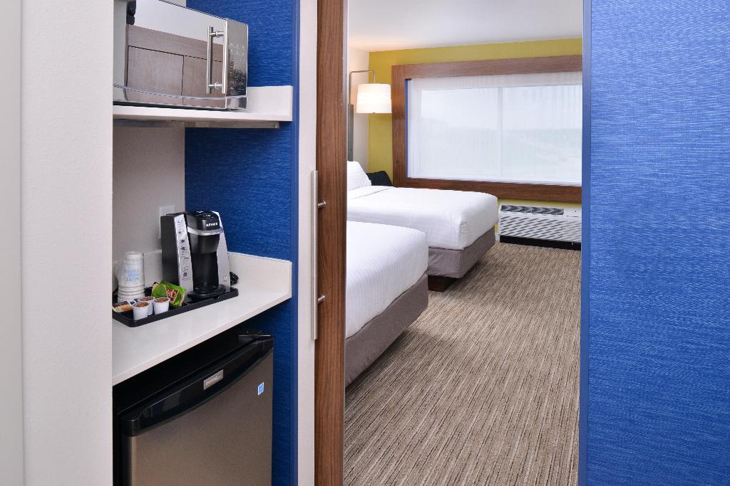 Holiday Inn Express & Suites Madison By IHG