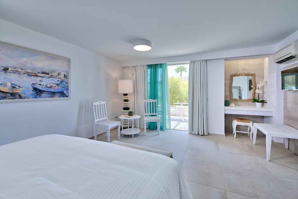 White Pearls Luxury Suites Adults Only