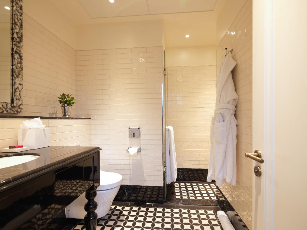 The Lalit London photo 27