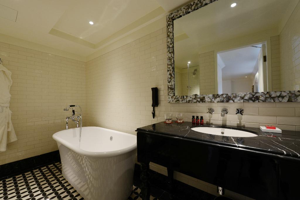 The Lalit London photo 78