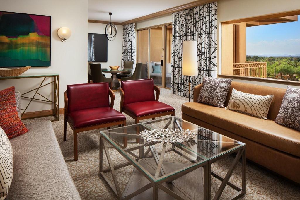 Canyon Suites At The Phoenician, Luxury Collection
