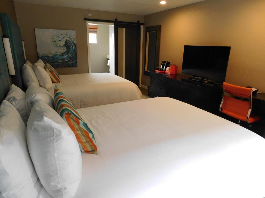Wave Street Inn