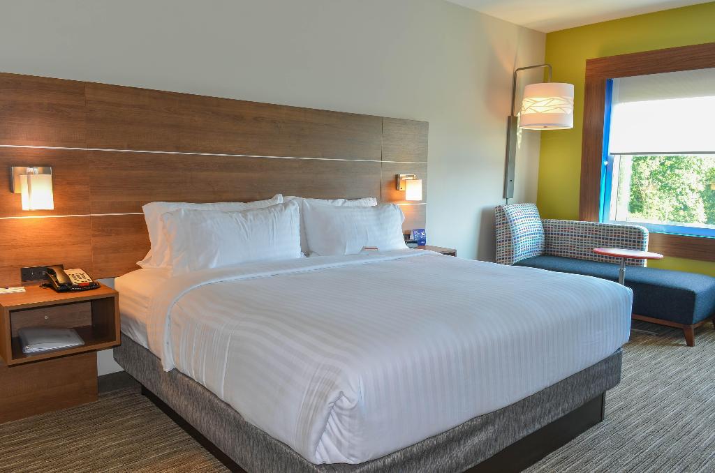 Holiday Inn Express Charlotte Ne University Area