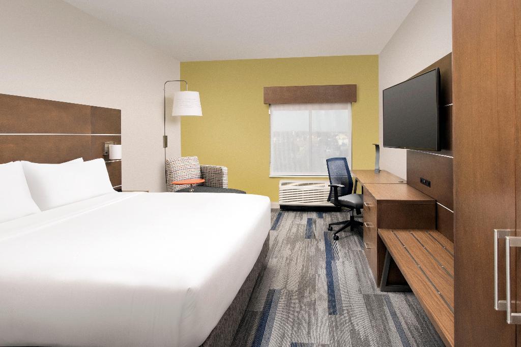 Holiday Inn Express and Suites San Antonio North -
