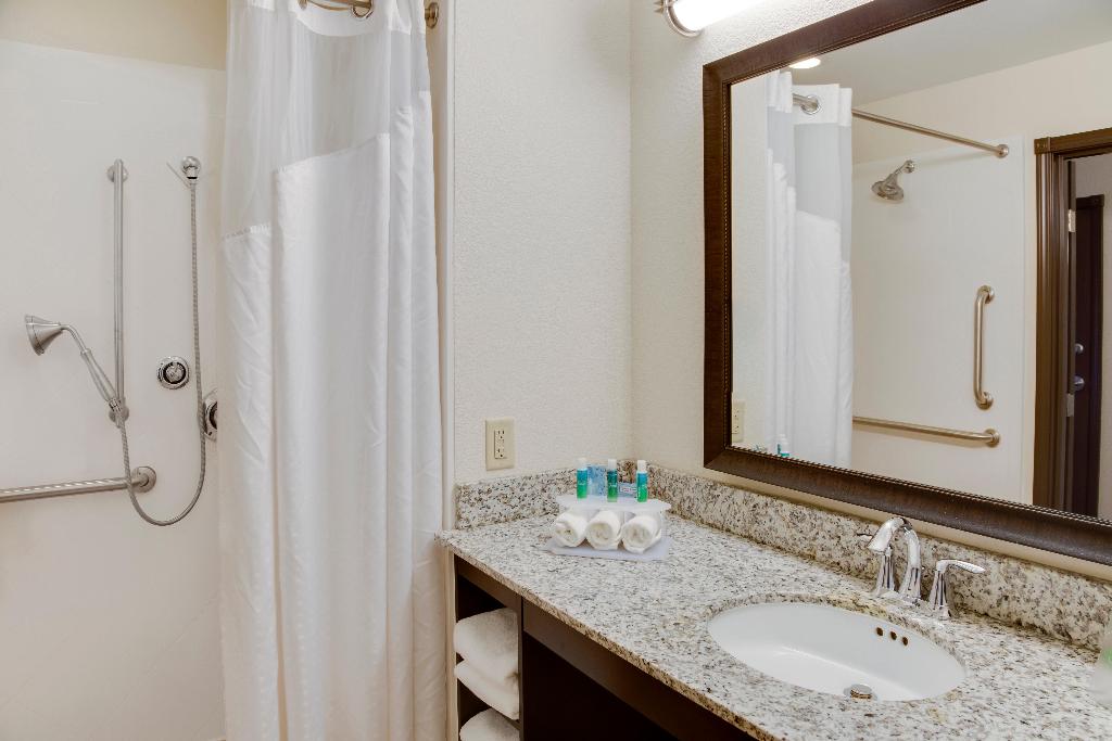Holiday Inn Express and Suites Nevada