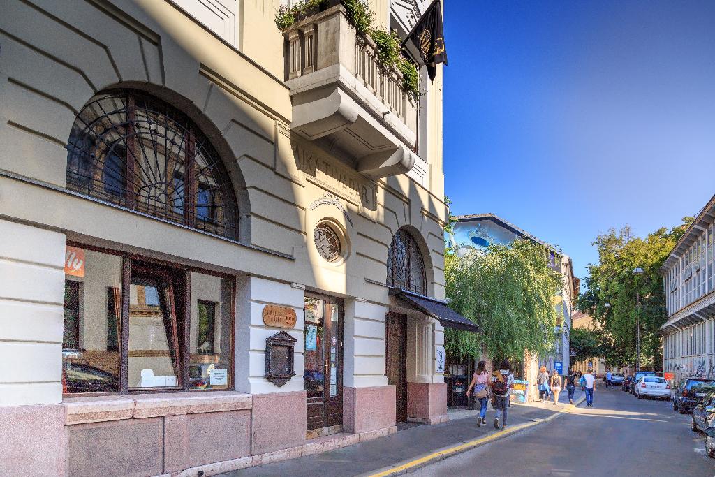 Hotel Mika Downtown