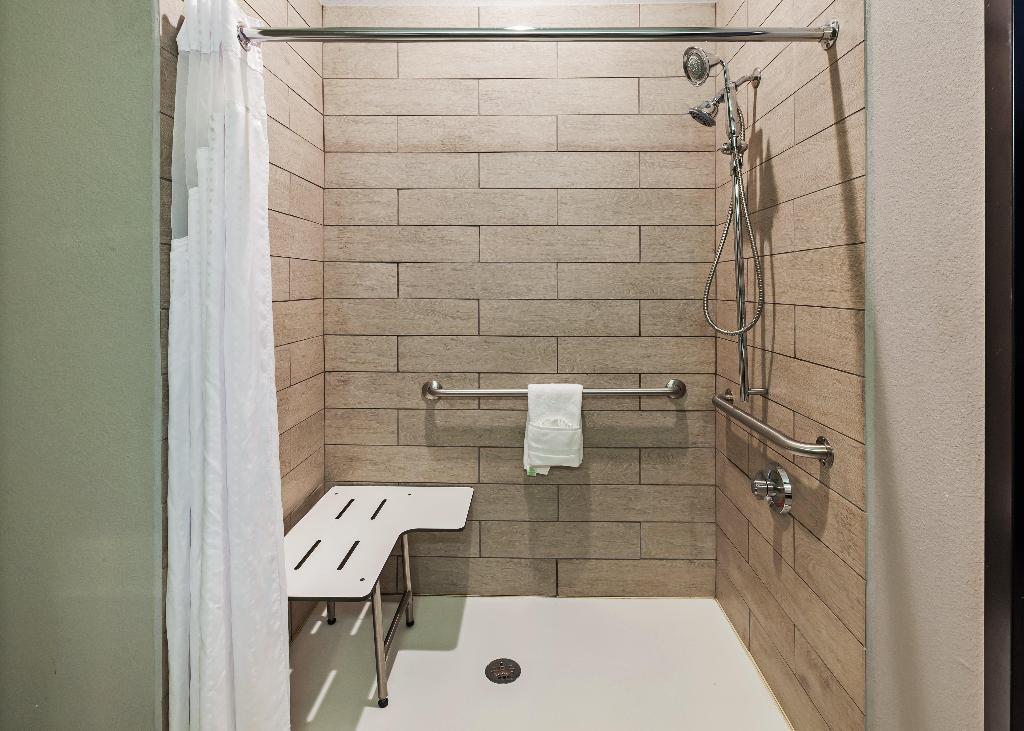 Holiday Inn Express and Suites Perryton