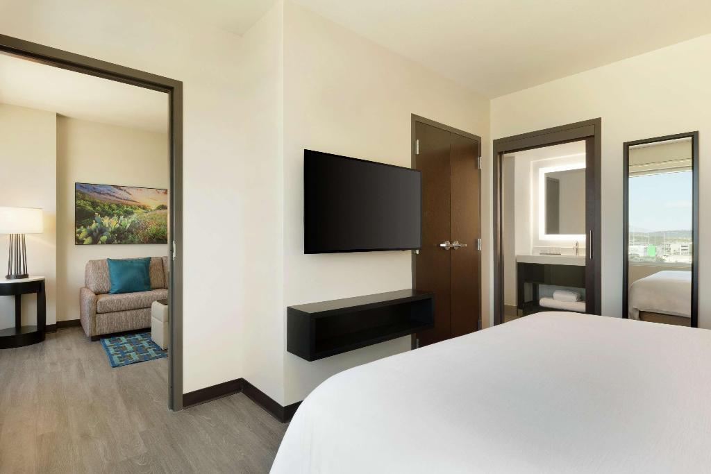 Embassy Suites by Hilton San Antonio Landmark