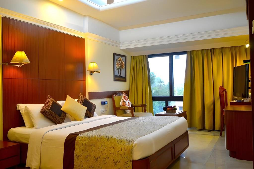 The Club Emerald, Chembur