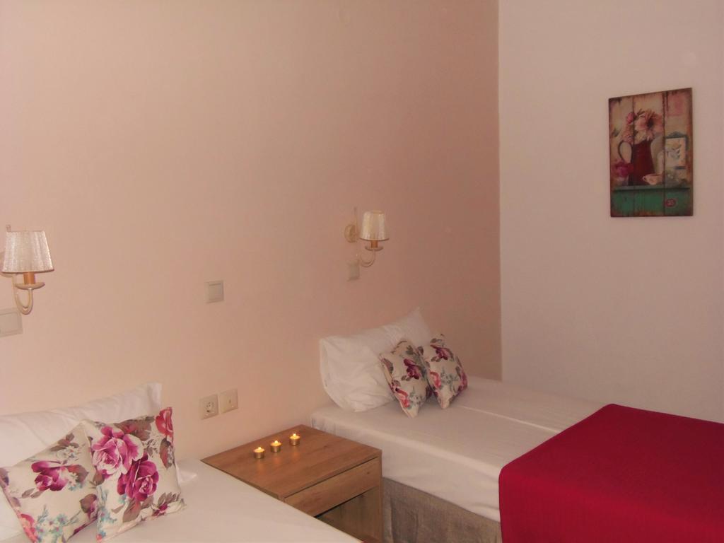 Emerald Studios & Hotel