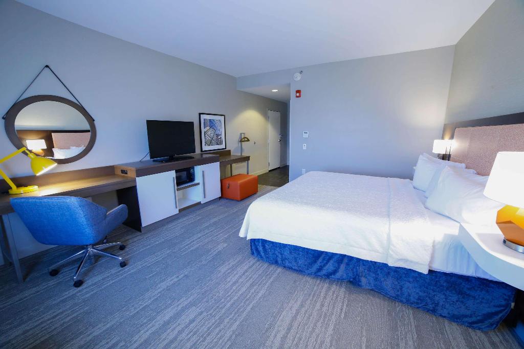 Hampton Inn & Suites Forest City