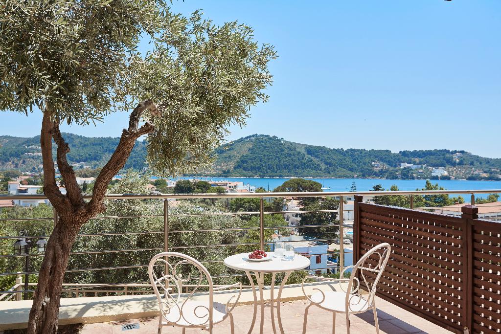 Skiathos  Living by GHH