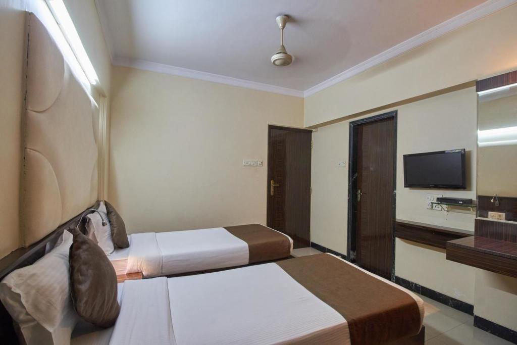 Hotel Yogi Broadway, Chembur