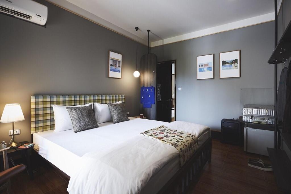 Josh Hotel