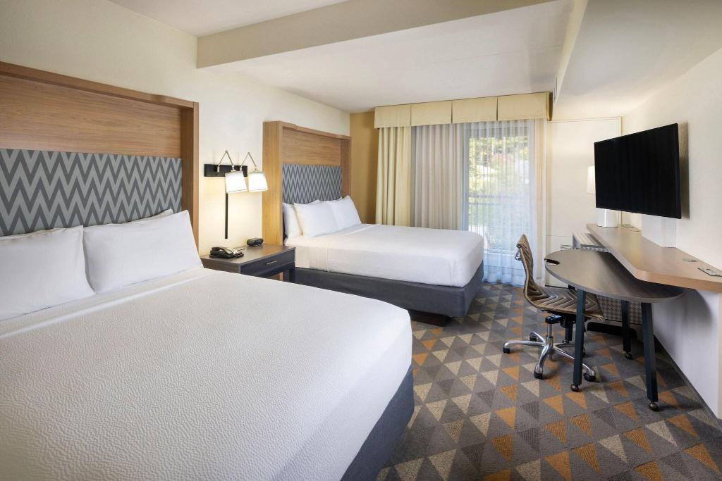 Holiday Inn & Suites-Asheville-Biltmore Vlg Area