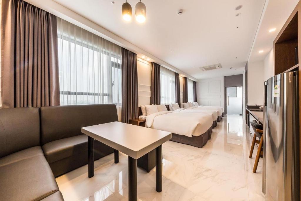 CS Premier Hotel